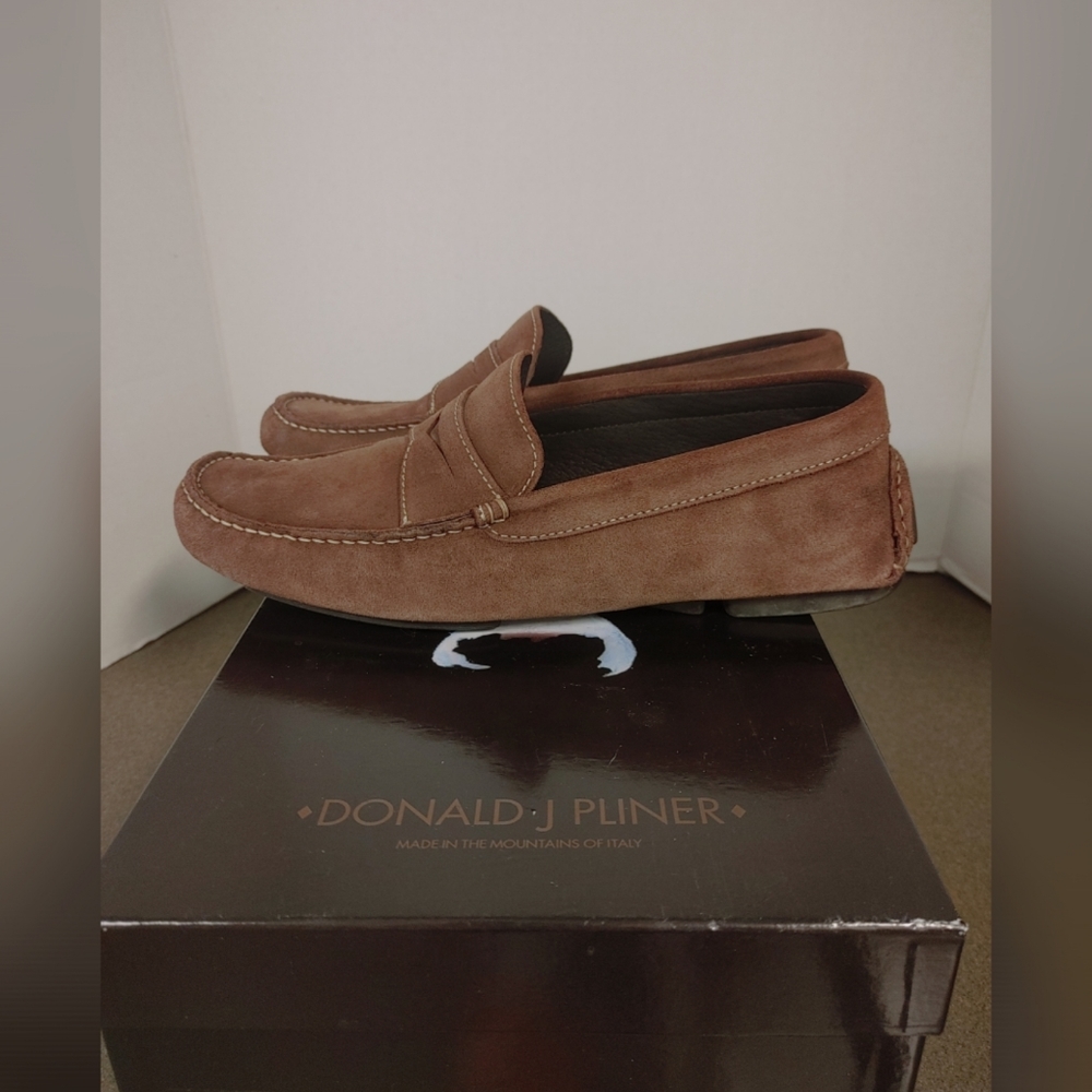 Donald Pliner "Vinco-DT" Distressed Loafers - Picture 3 of 7